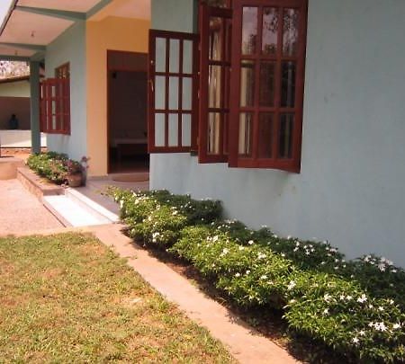 Hotel Gayan's Udawalawe Bagian luar foto