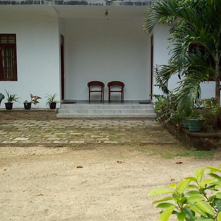 Hotel Gayan's Udawalawe Bagian luar foto
