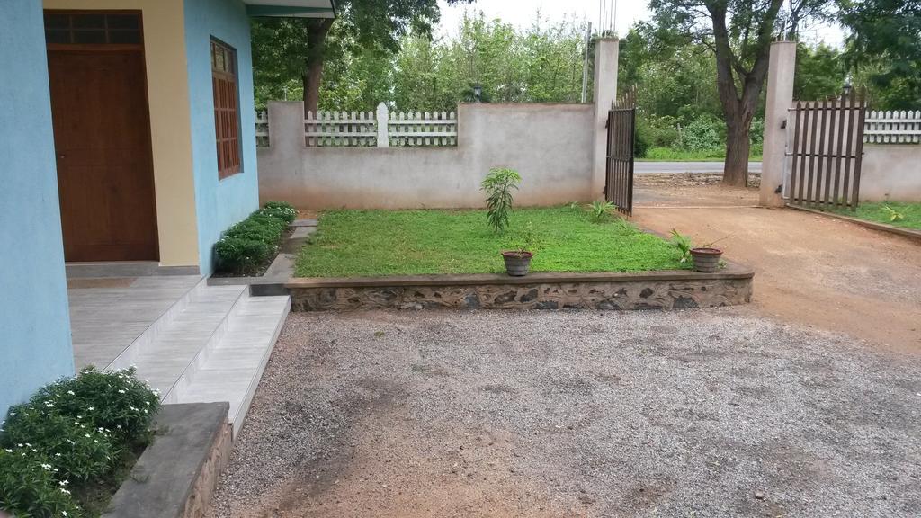 Hotel Gayan's Udawalawe Bagian luar foto