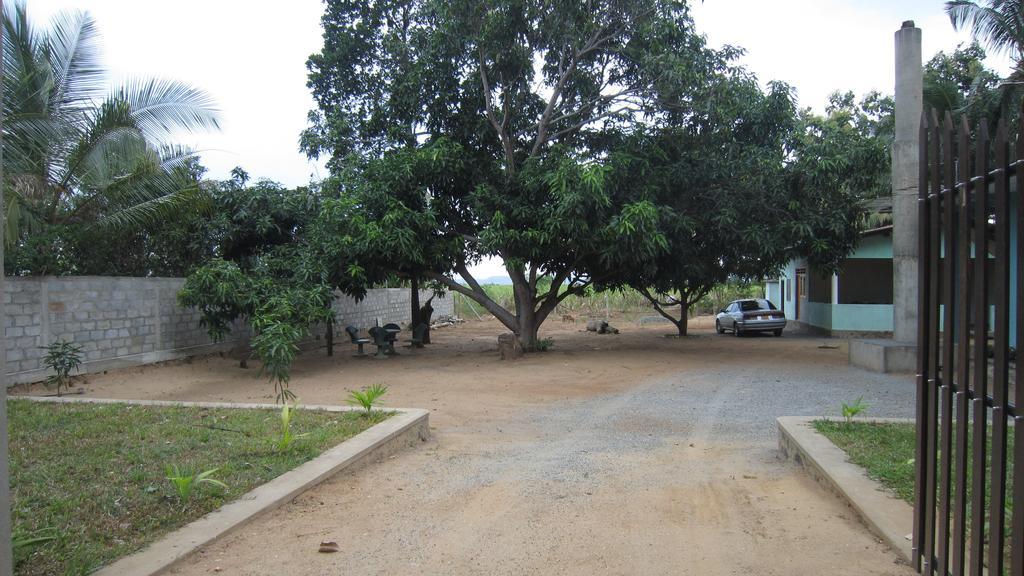 Hotel Gayan's Udawalawe Bagian luar foto