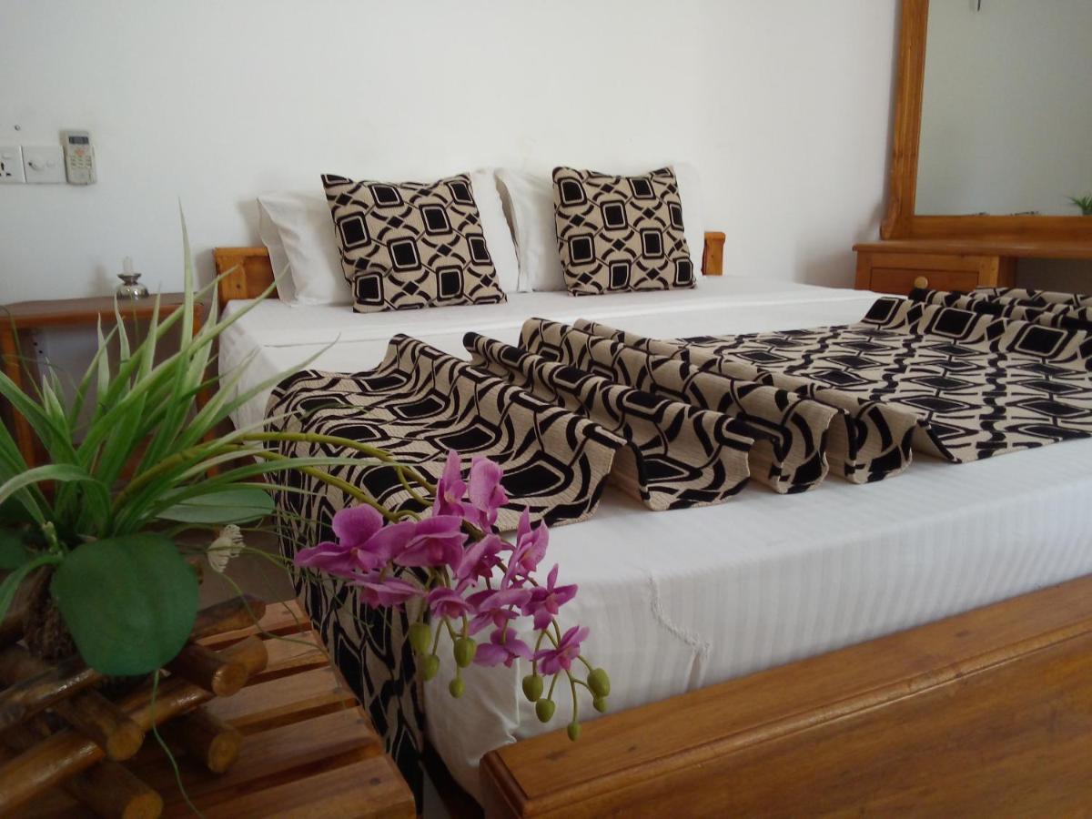 Hotel Gayan's Udawalawe Bagian luar foto
